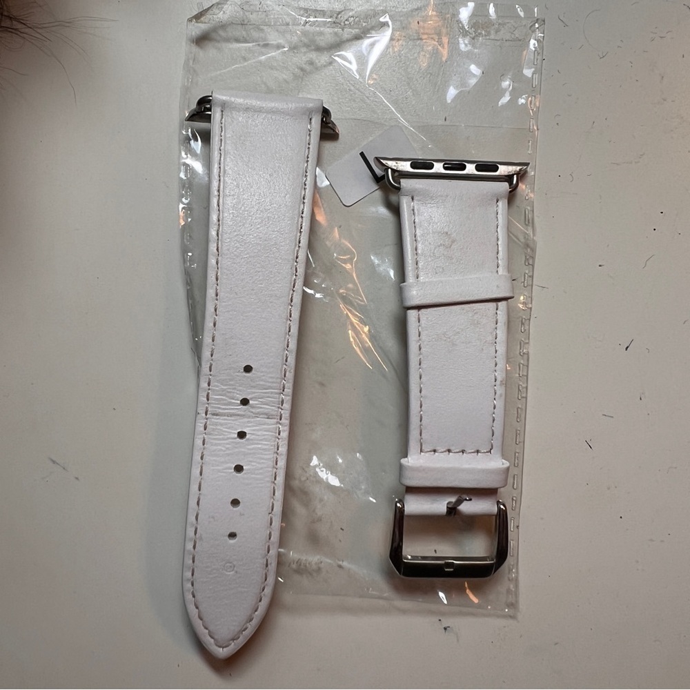WATCH BAND FOR APPLE WATCH. White leather. Bought on Etsy. 44-Large